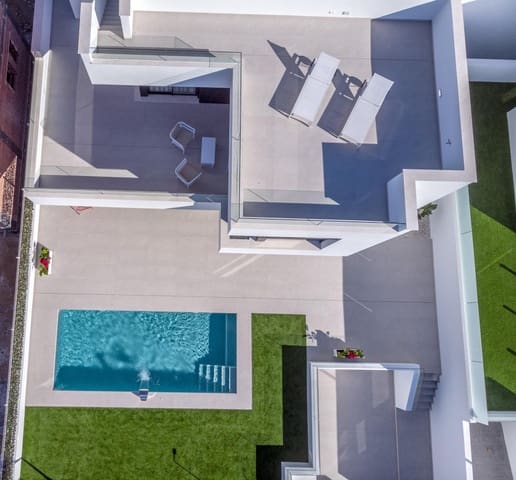 Chalet de 3 habitaciones en Rojales en venta con piscina - 549.000 € (Ref: 7986087)