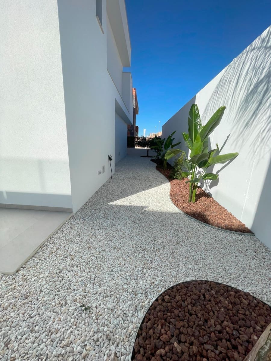 Chalet de 3 habitaciones en Rojales en venta con piscina - 549.000 € (Ref: 7986087)