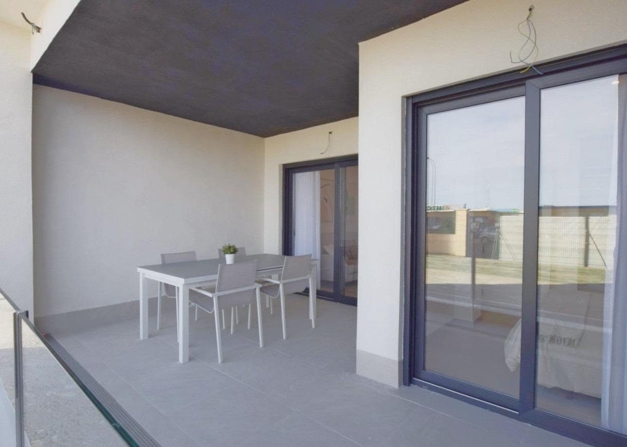 3 soverom Penthouse til salgs i Torrevieja med svømmebasseng - € 540 000 (Ref: 8251562)