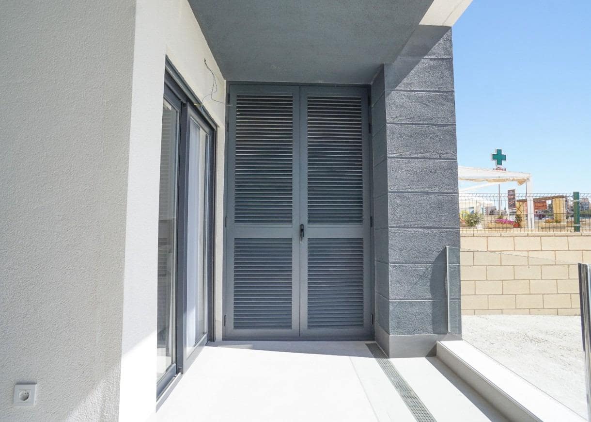 3 soverom Penthouse til salgs i Torrevieja med svømmebasseng - € 540 000 (Ref: 8251562)