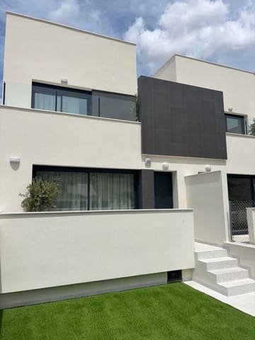 3 soverom Rekkehus til salgs i Cox med svømmebasseng - € 238 000 (Ref: 8582356)