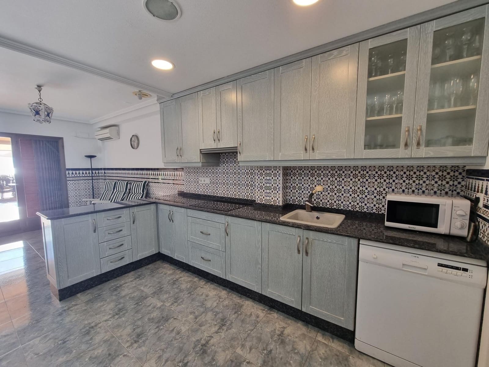 4 soveværelse Semi-Rækkehus til salg i Santa Pola - € 895.000 (Ref: 8612580)