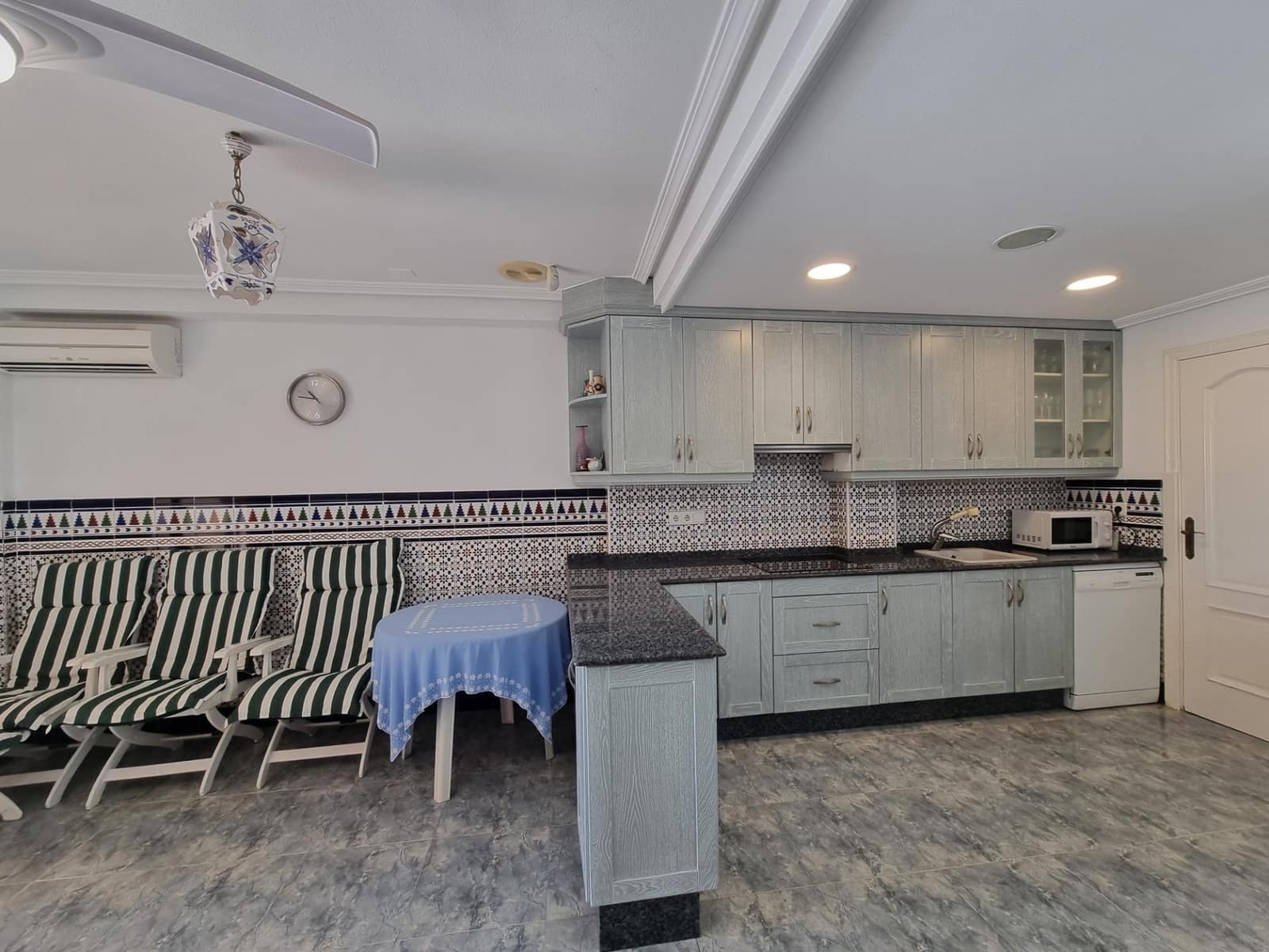 4 soveværelse Semi-Rækkehus til salg i Santa Pola - € 895.000 (Ref: 8612580)