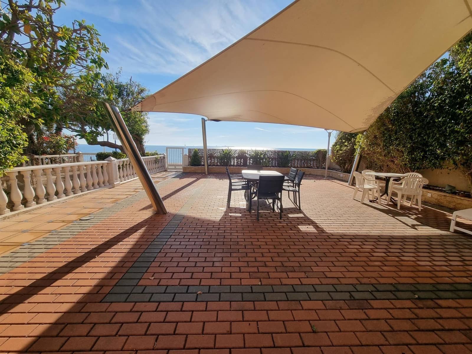 4 soveværelse Semi-Rækkehus til salg i Santa Pola - € 895.000 (Ref: 8612580)