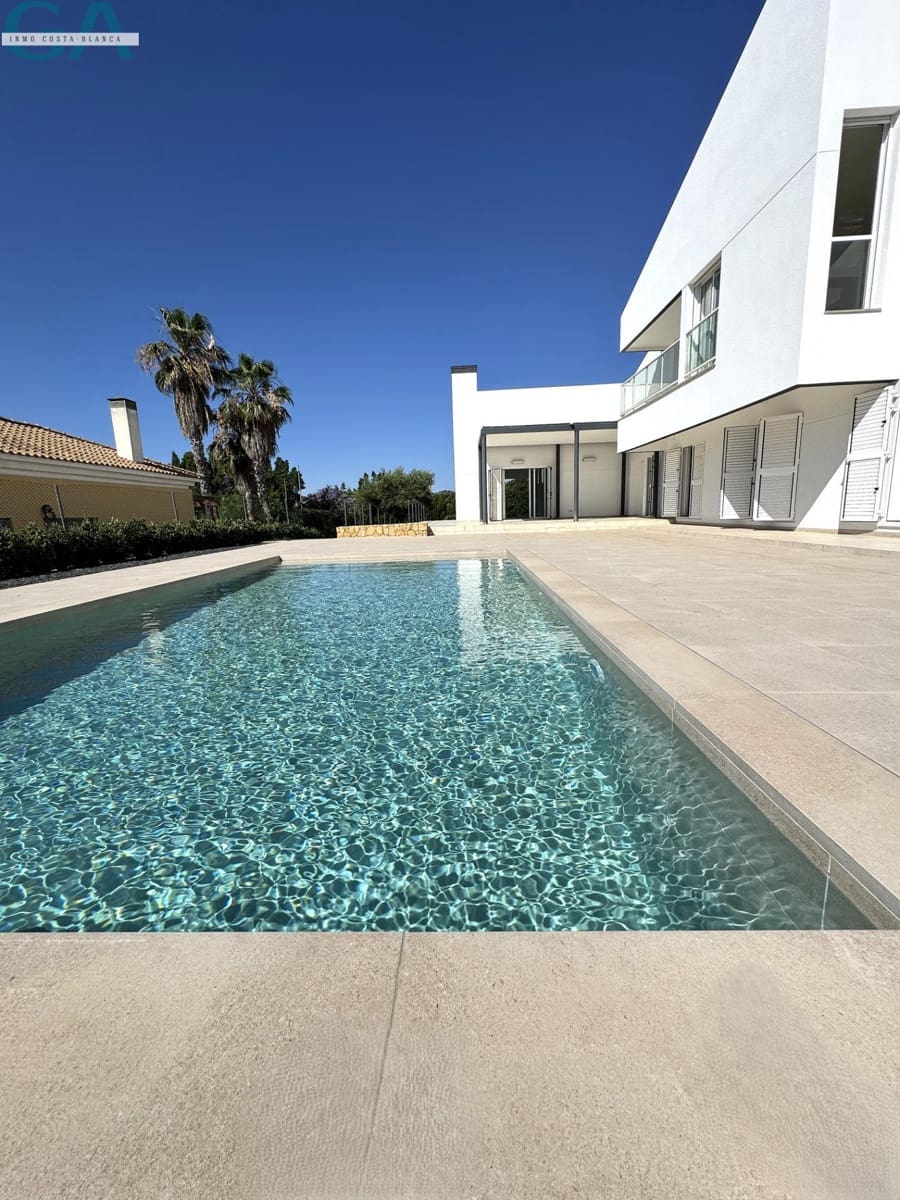 4 soverom Villa til salgs i Monforte del Cid med svømmebasseng - € 795 000 (Ref: 8616929)