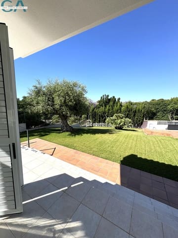 4 soveværelse Villa til salg i Monforte del Cid med swimmingpool - € 795.000 (Ref: 8616929)