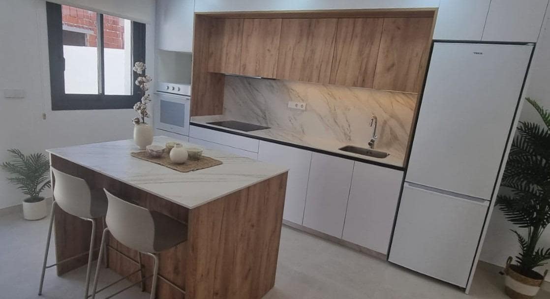 2 bedroom Terraced Villa for sale in Cox with pool - € 223,000 (Ref: 8662400)