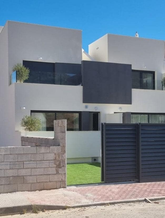 2 bedroom Terraced Villa for sale in Cox with pool - € 223,000 (Ref: 8662400)