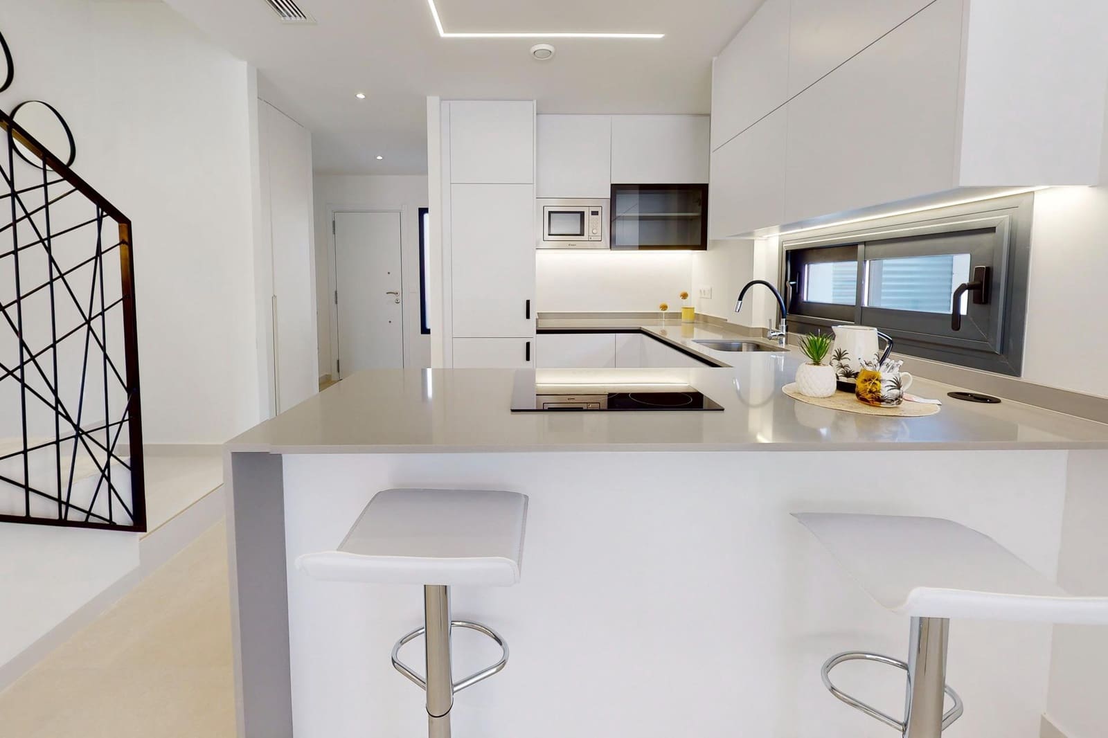 4 soveværelse Semi-Rækkehus til salg i Guardamar del Segura med swimmingpool - € 507.050 (Ref: 8668472)