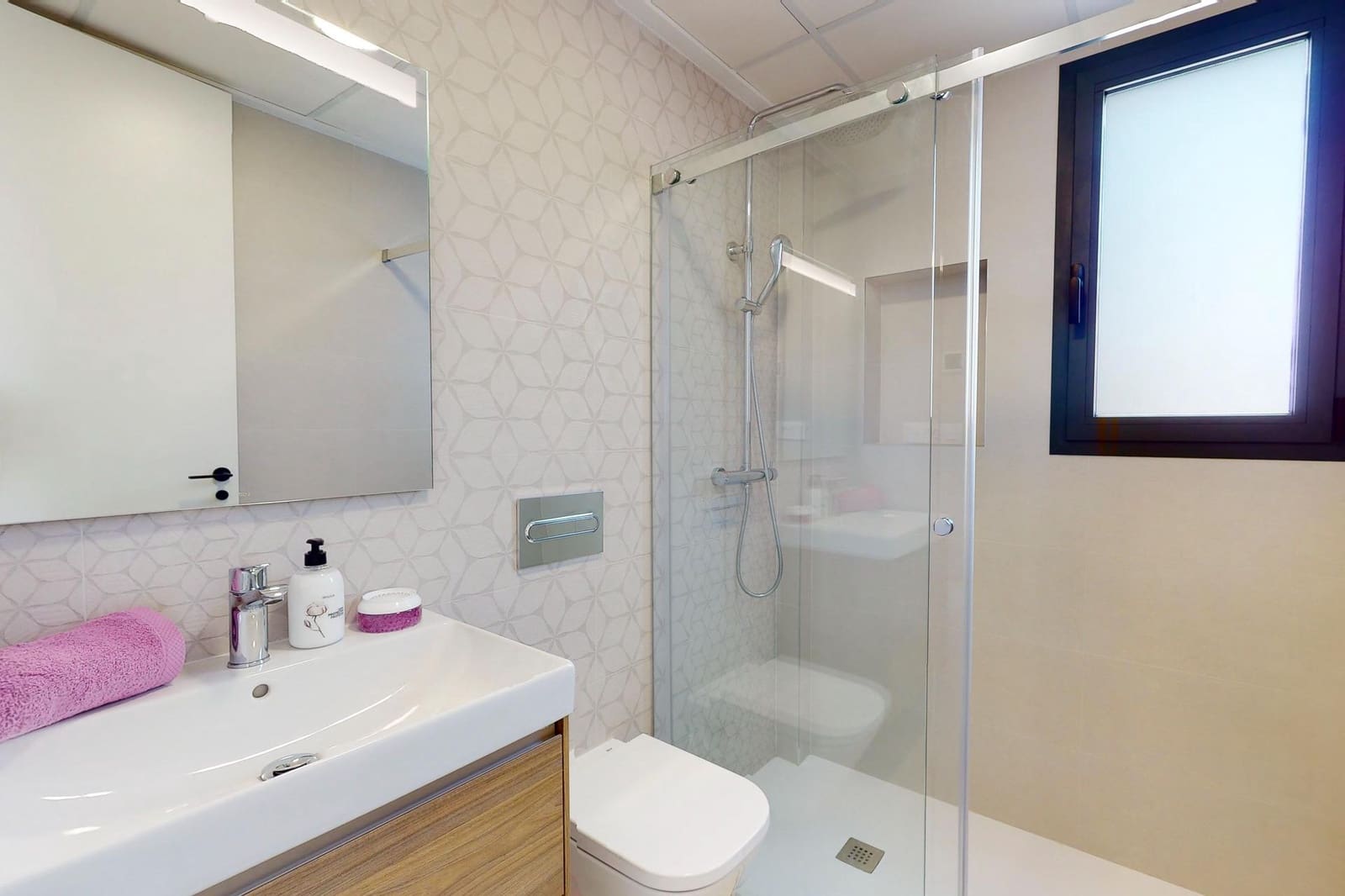 4 soveværelse Semi-Rækkehus til salg i Guardamar del Segura med swimmingpool - € 507.050 (Ref: 8668472)