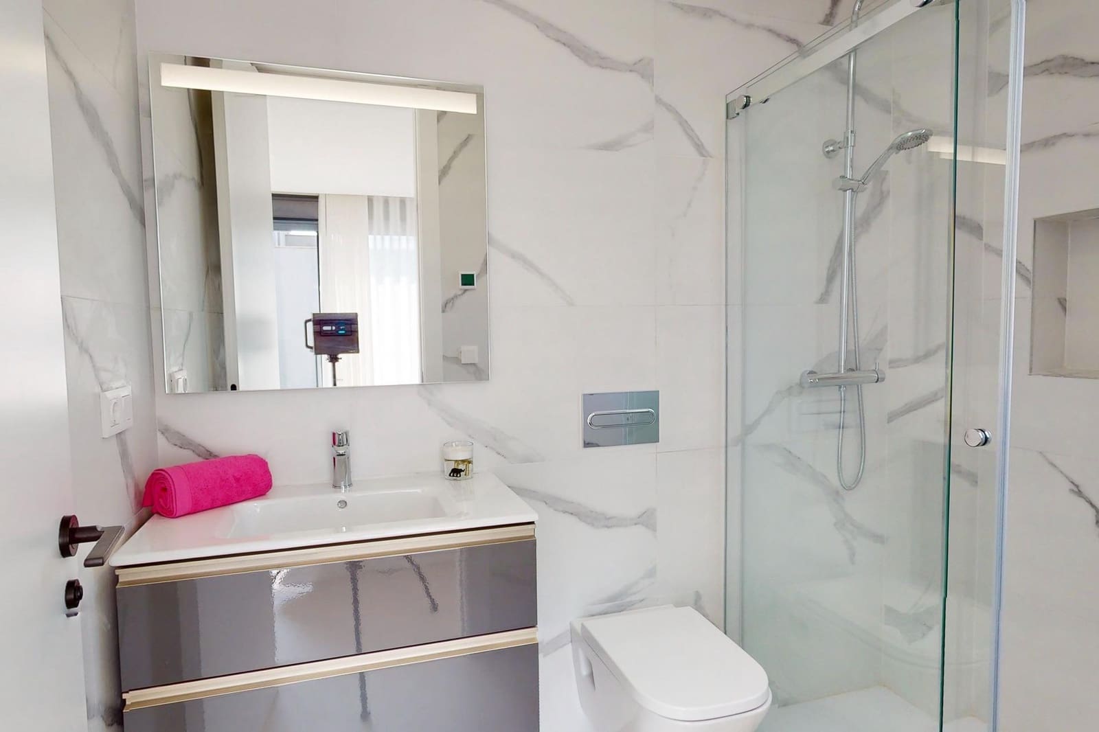 4 soveværelse Semi-Rækkehus til salg i Guardamar del Segura med swimmingpool - € 507.050 (Ref: 8668472)