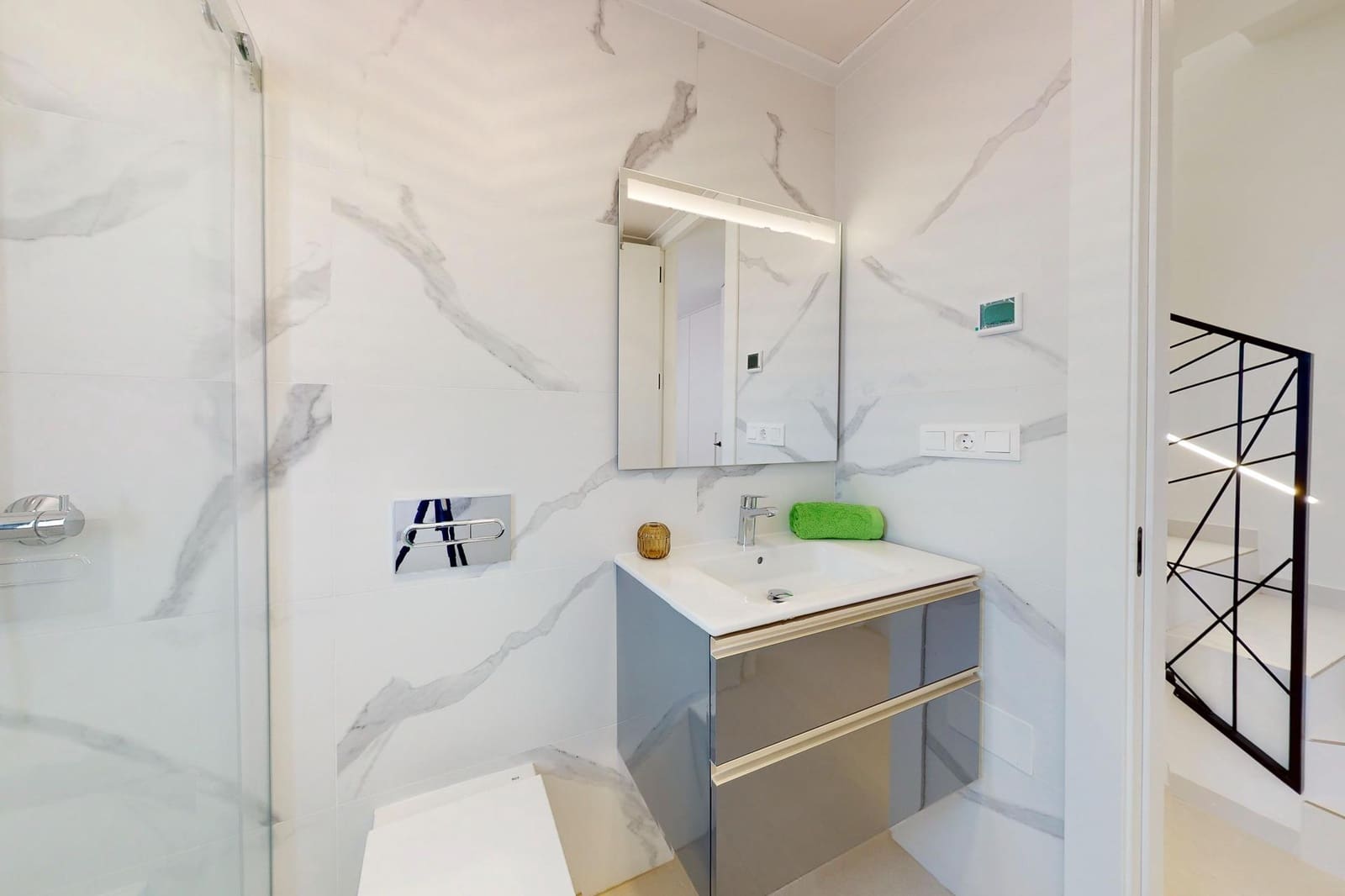 4 soveværelse Semi-Rækkehus til salg i Guardamar del Segura med swimmingpool - € 507.050 (Ref: 8668472)