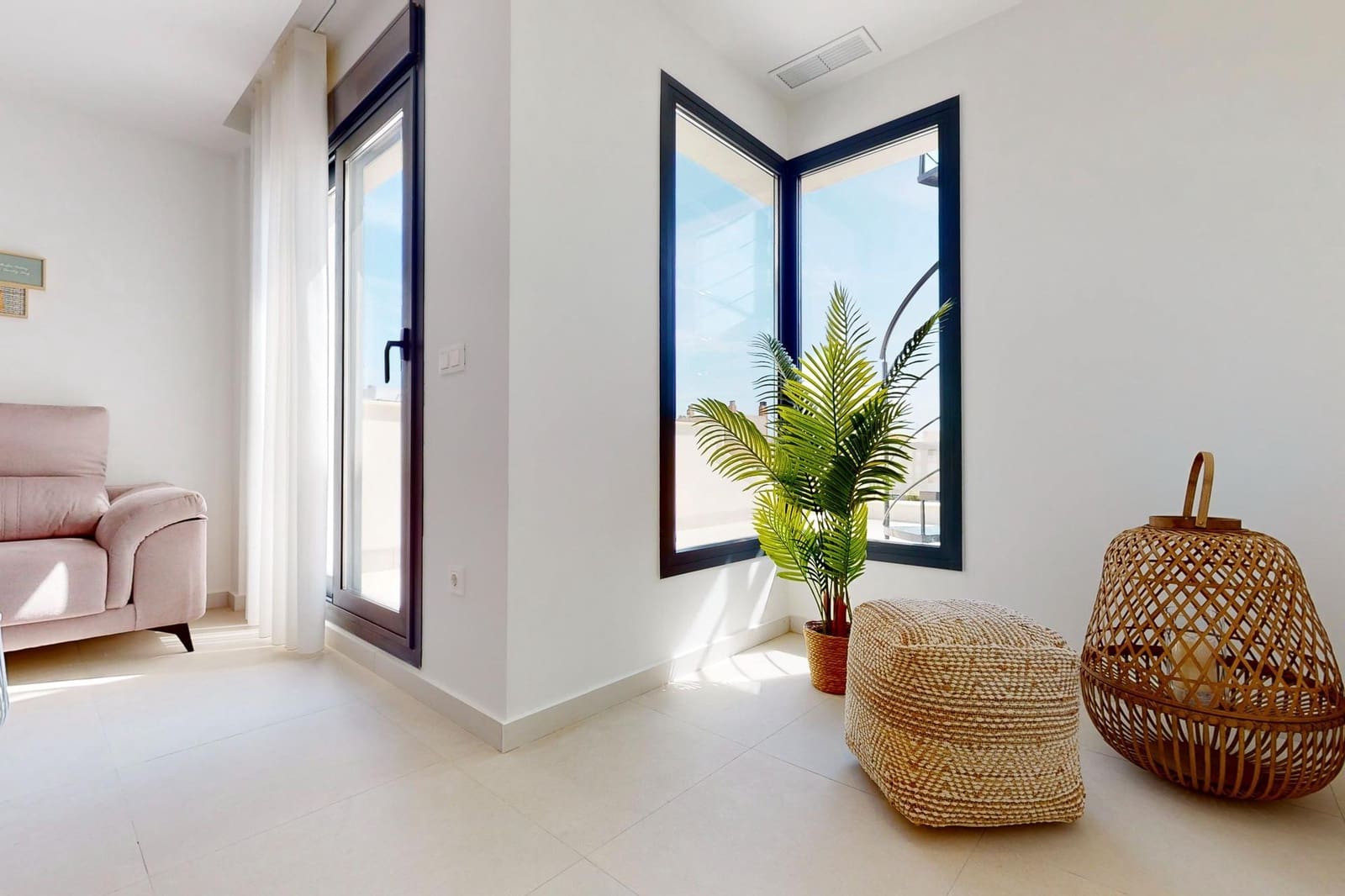 4 soveværelse Semi-Rækkehus til salg i Guardamar del Segura med swimmingpool - € 507.050 (Ref: 8668472)