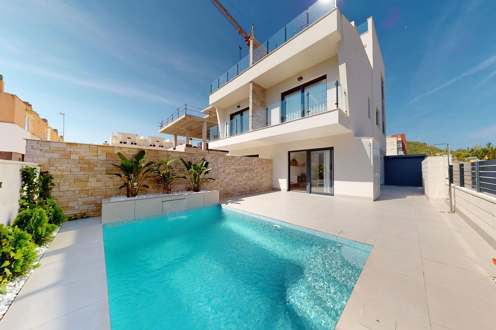 4 soveværelse Semi-Rækkehus til salg i Guardamar del Segura med swimmingpool - € 507.050 (Ref: 8668472)