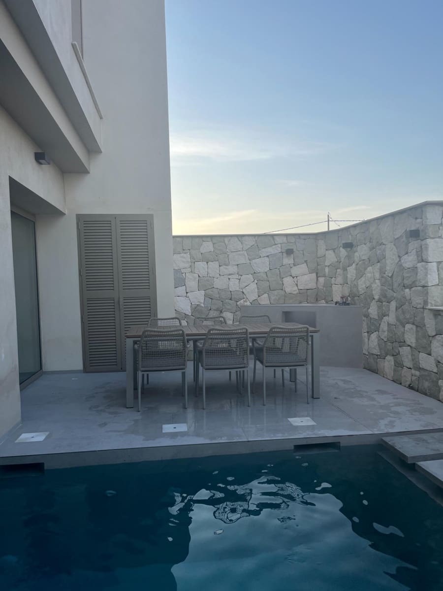 3 soveværelse Byhus til salg i Formentera del Segura med swimmingpool - € 399.000 (Ref: 8704847)