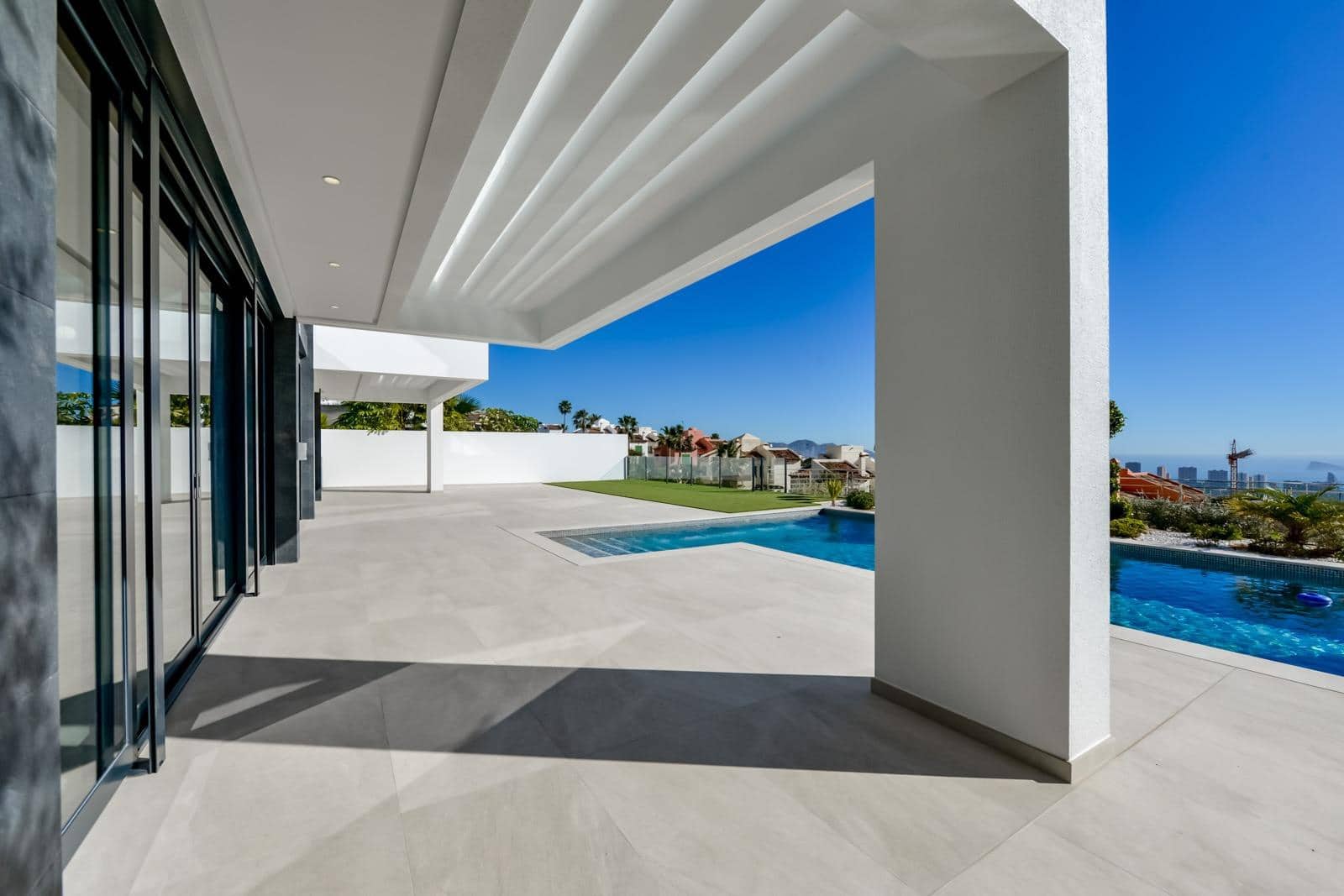 8 bedroom Villa for sale in Finestrat with pool garage - € 4,450,000 (Ref: 8741826)