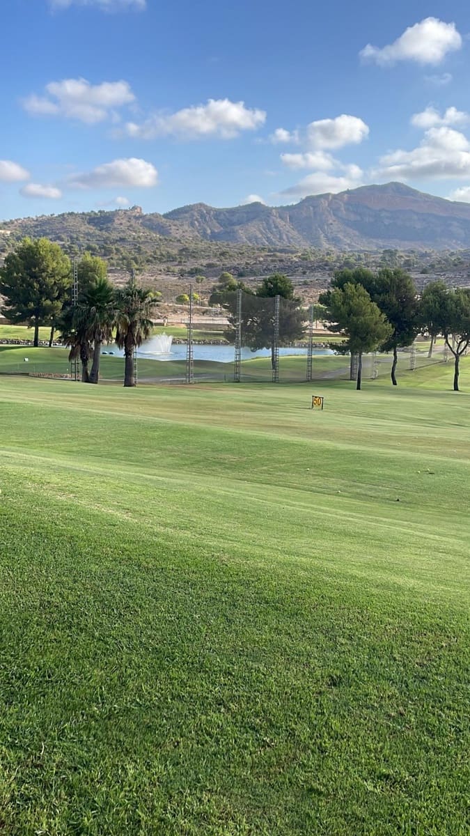 3 Zimmer Villa zu verkaufen in Monforte del Cid mit Pool - 768.000 € (Ref: 8828646)