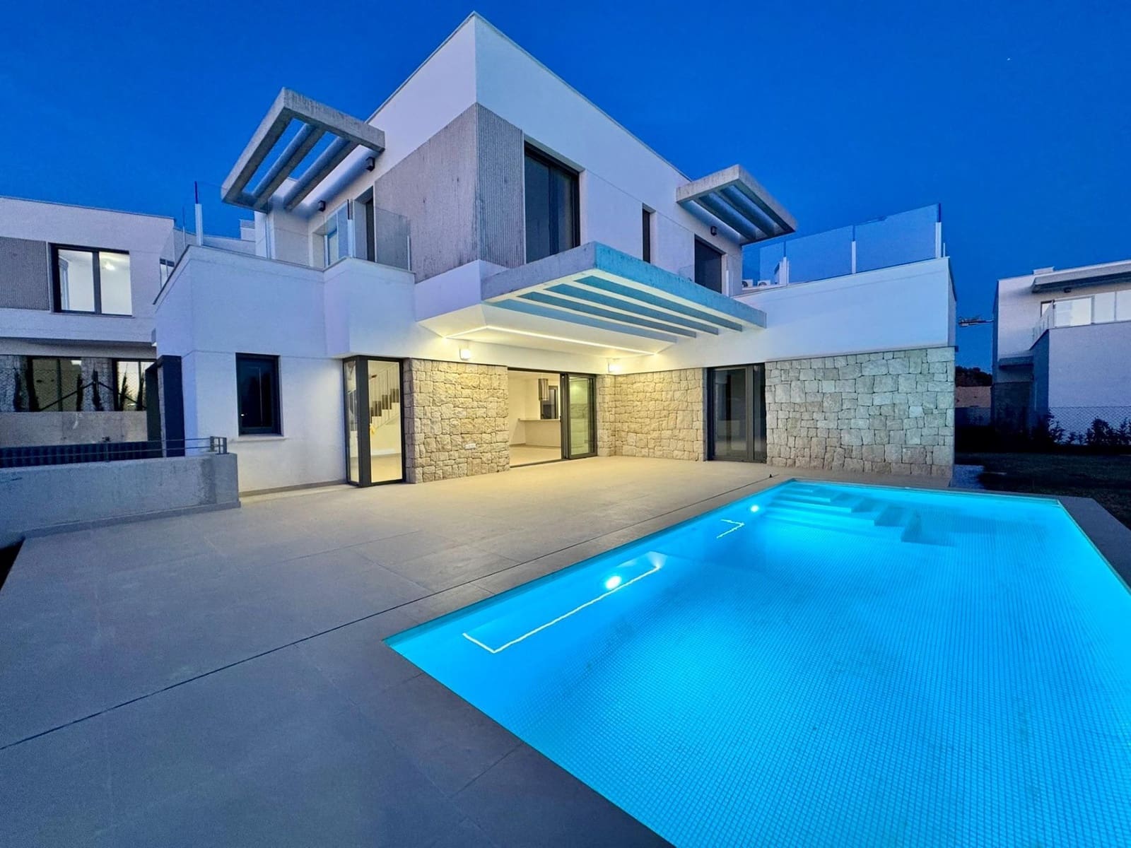 3 bedroom Villa for sale in Finestrat with pool garage - € 895,000 (Ref: 9085225)