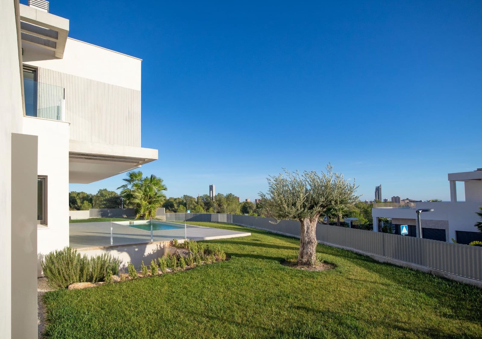 3 bedroom Villa for sale in Finestrat with pool garage - € 895,000 (Ref: 9085225)