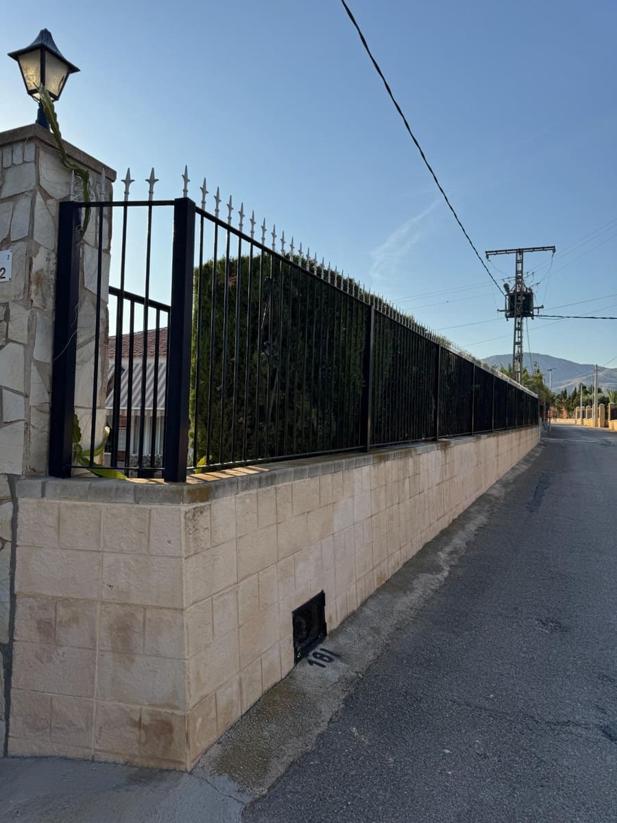 4 bedroom Villa for sale in Albatera with pool - € 385,000 (Ref: 9107128)