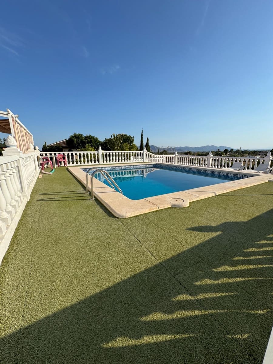 4 bedroom Villa for sale in Albatera with pool - € 385,000 (Ref: 9107128)