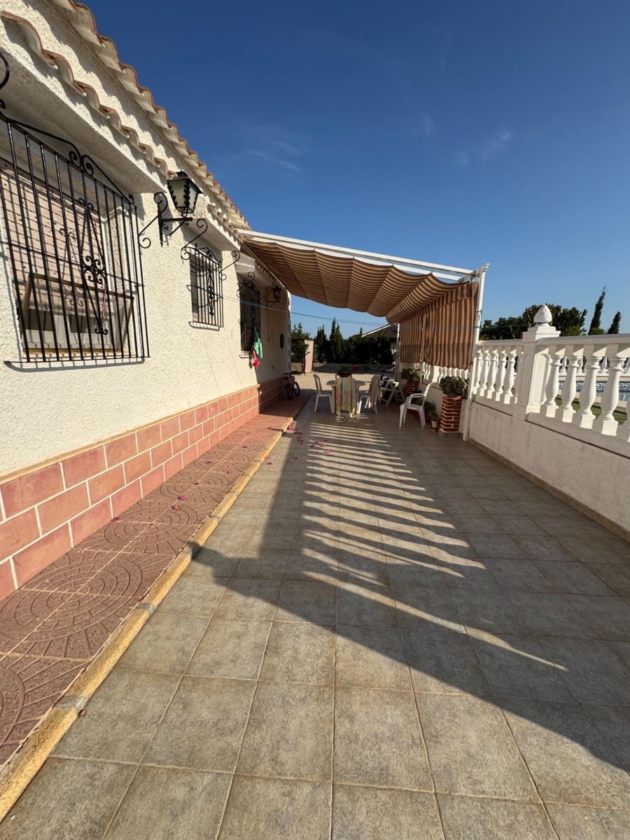 4 bedroom Villa for sale in Albatera with pool - € 385,000 (Ref: 9107128)