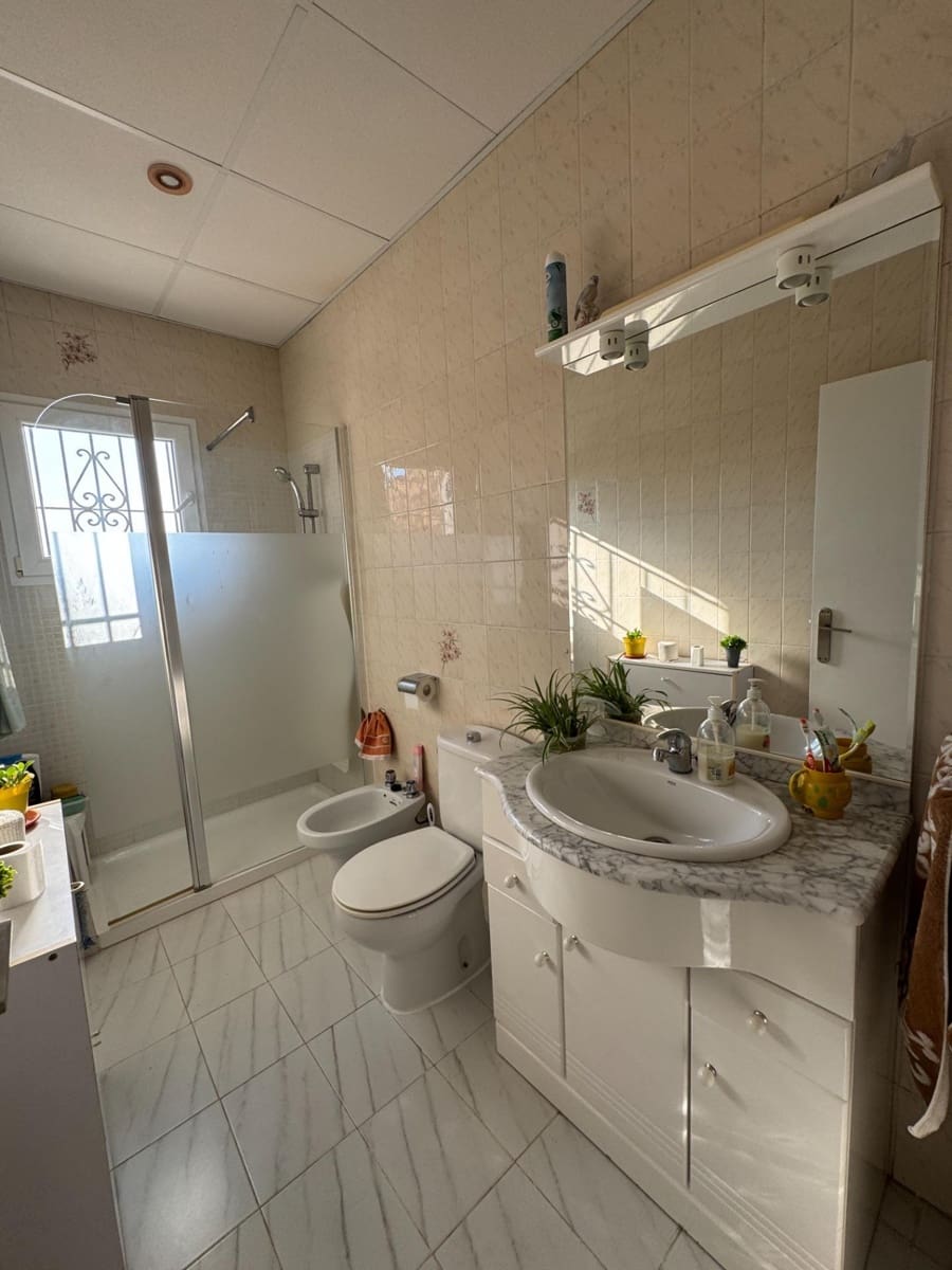 4 bedroom Villa for sale in Albatera with pool - € 385,000 (Ref: 9107128)