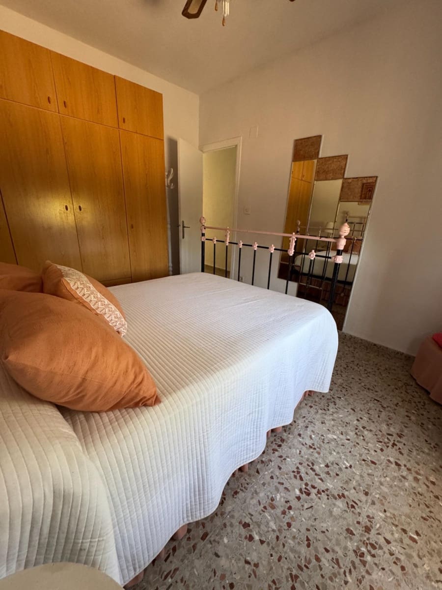 4 bedroom Villa for sale in Albatera with pool - € 385,000 (Ref: 9107128)