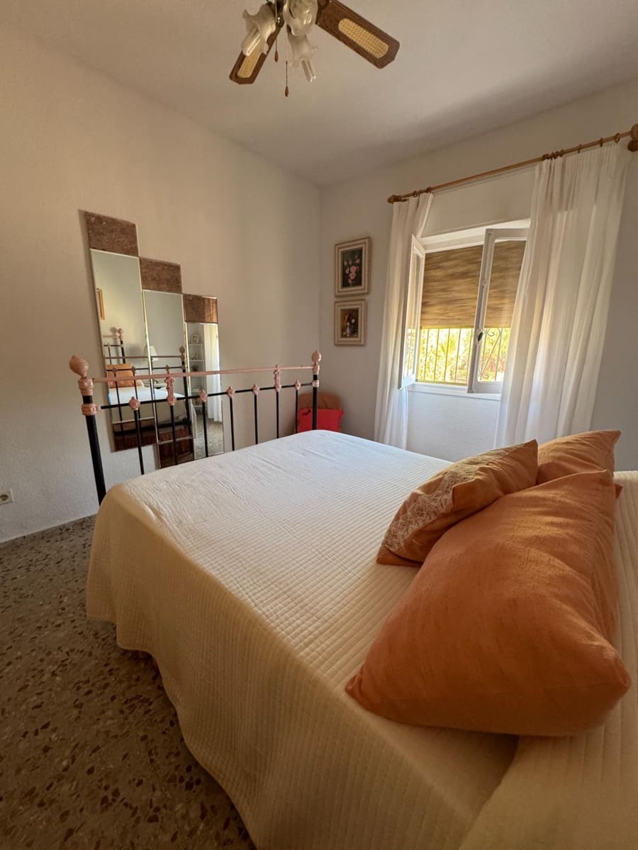 4 bedroom Villa for sale in Albatera with pool - € 385,000 (Ref: 9107128)