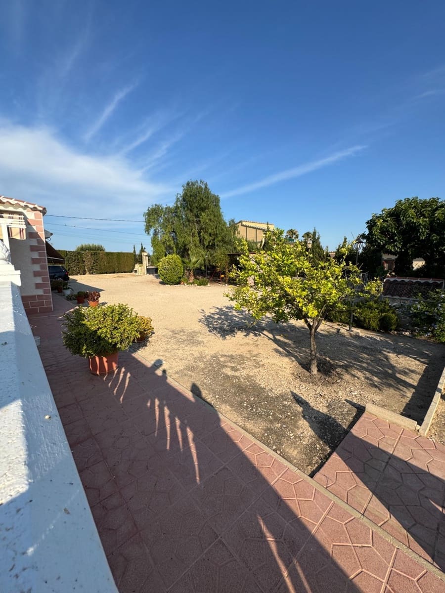 4 bedroom Villa for sale in Albatera with pool - € 385,000 (Ref: 9107128)