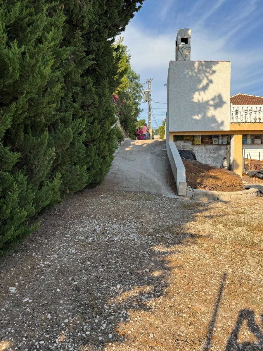 4 bedroom Villa for sale in Albatera with pool - € 385,000 (Ref: 9107128)