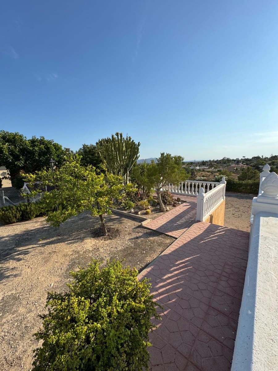 4 bedroom Villa for sale in Albatera with pool - € 385,000 (Ref: 9107128)