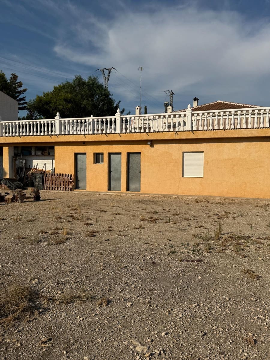 4 bedroom Villa for sale in Albatera with pool - € 385,000 (Ref: 9107128)