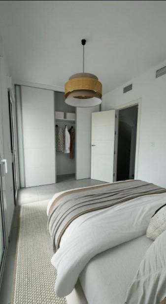 Bungalow de 2 habitaciones en Gran Alacant en venta - 299.000 € (Ref: 9561749)