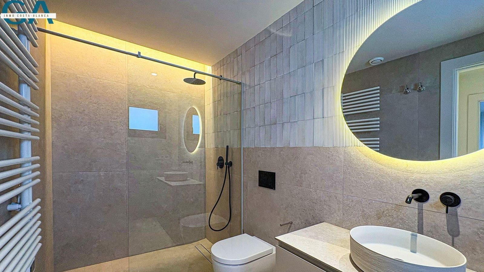 4 bedroom Villa for sale in Rojales with pool garage - € 798,750 (Ref: 9644980)