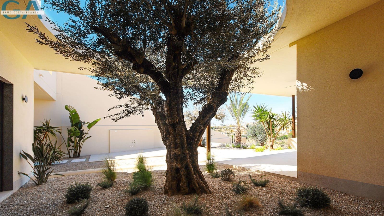 4 bedroom Villa for sale in San Fulgencio with pool - € 1,443,750 (Ref: 9867404)