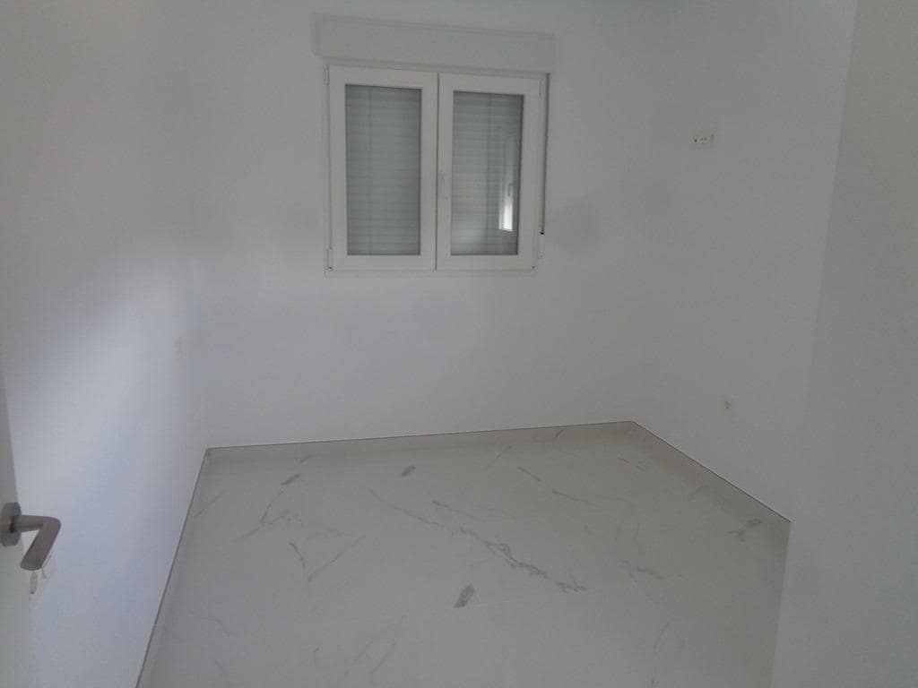4 slaapkamer Villa te koop in Pinoso met zwembad garage - € 423.000 (Ref: 9881916)