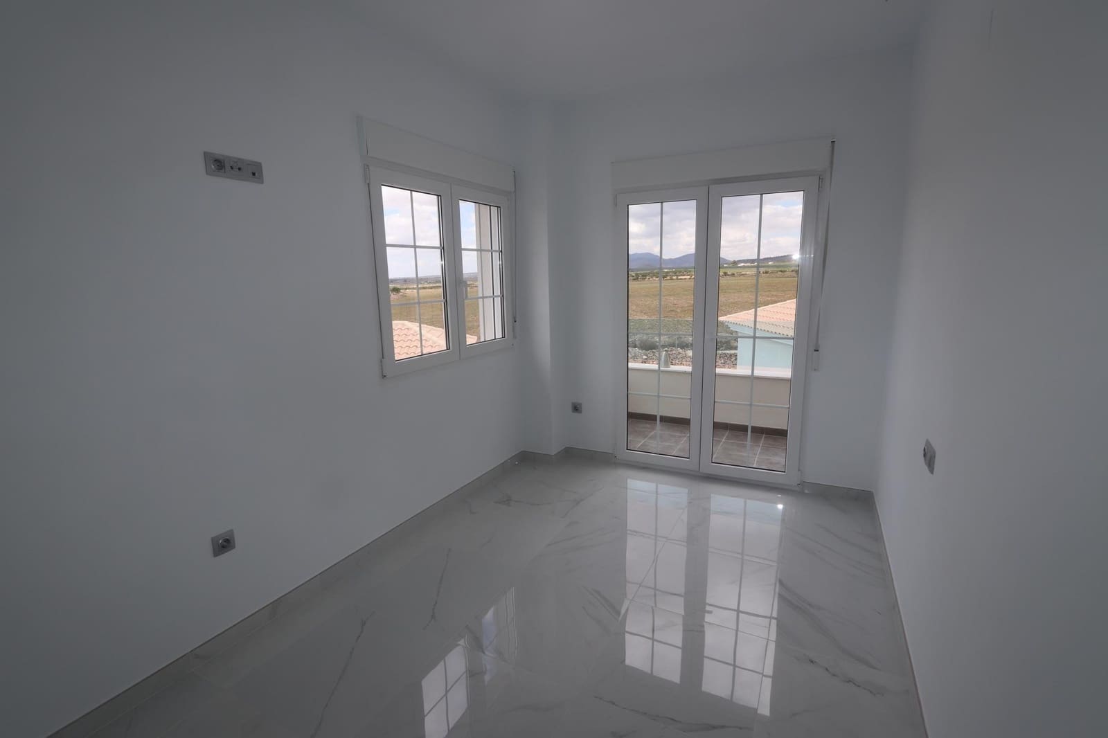 4 slaapkamer Villa te koop in Pinoso met zwembad garage - € 423.000 (Ref: 9881916)