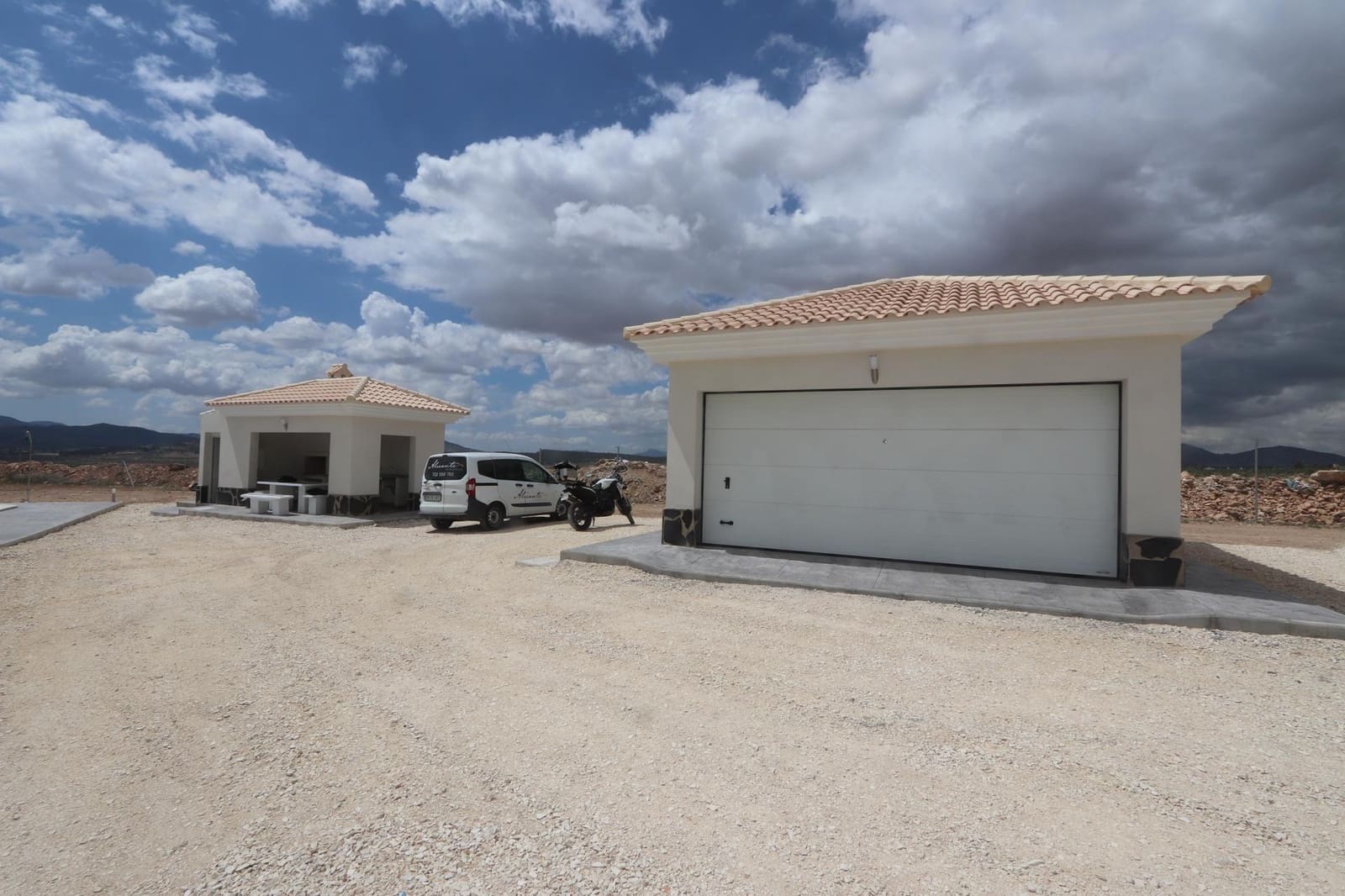 4 slaapkamer Villa te koop in Pinoso met zwembad garage - € 423.000 (Ref: 9881916)