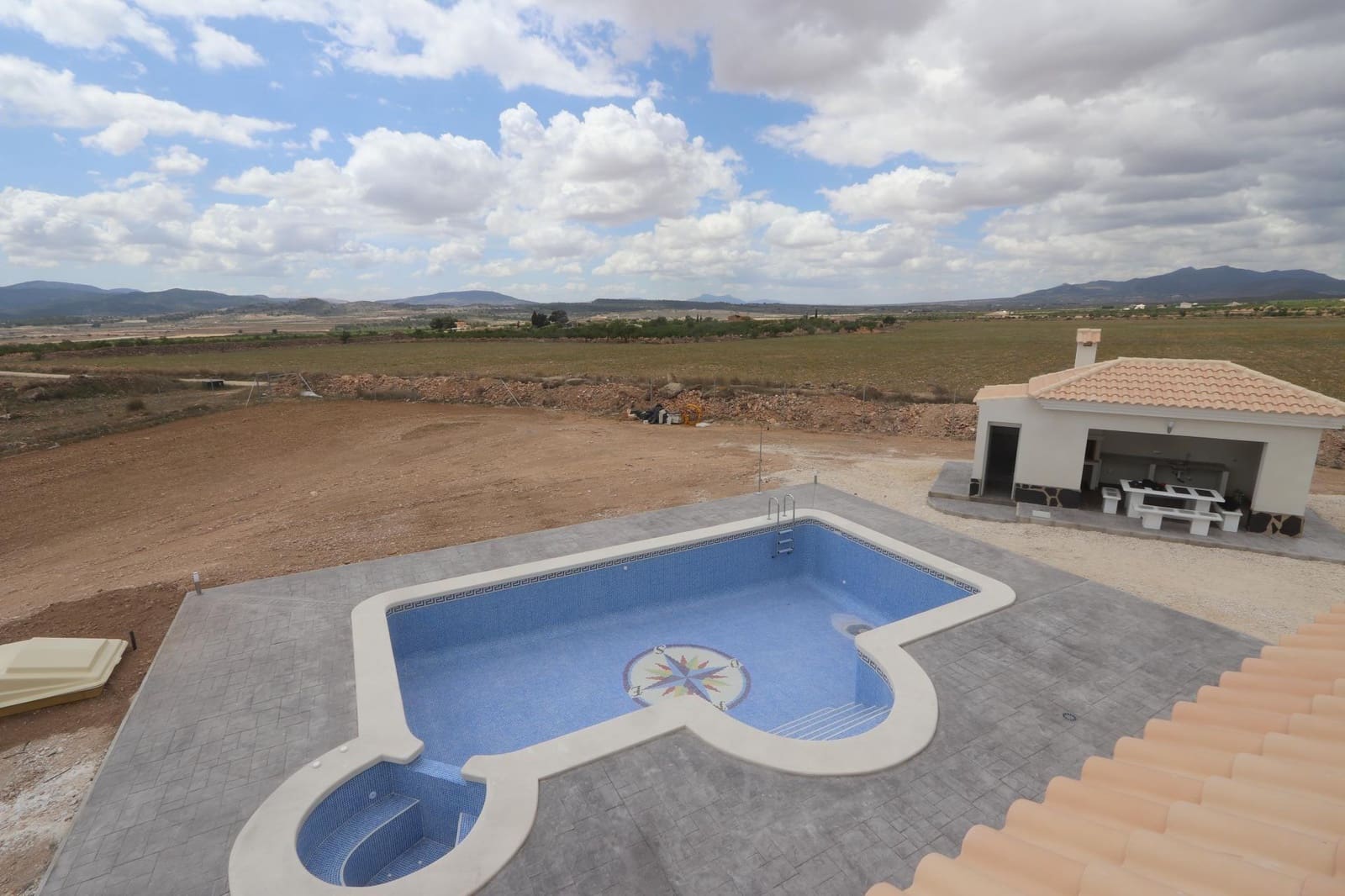 4 slaapkamer Villa te koop in Pinoso met zwembad garage - € 423.000 (Ref: 9881916)