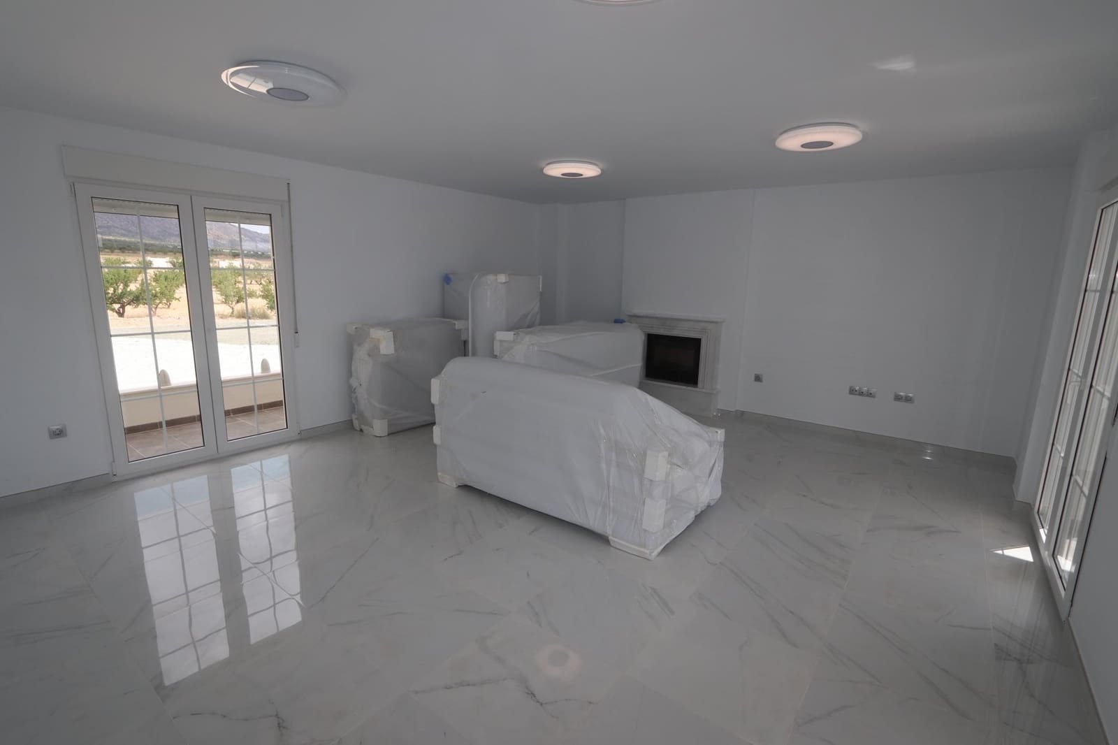 4 slaapkamer Villa te koop in Pinoso met zwembad garage - € 423.000 (Ref: 9881916)