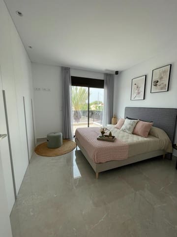 3 soveværelse Villa til salg i El Pinet, Elche / Elx med swimmingpool garage - € 595.000 (Ref: 9901009)