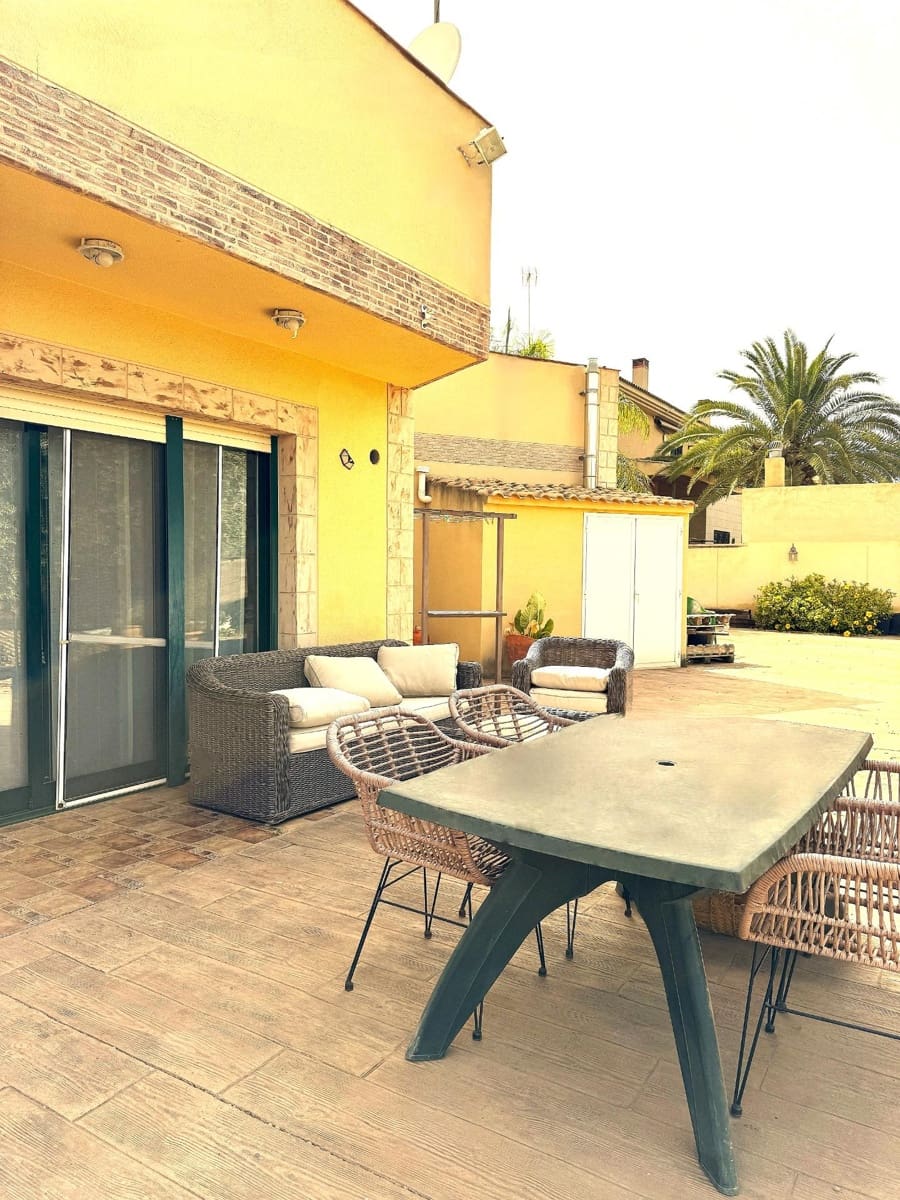 4 bedroom Villa for sale in Muchamiel / Mutxamel with pool garage - € 698,000 (Ref: 9986856)