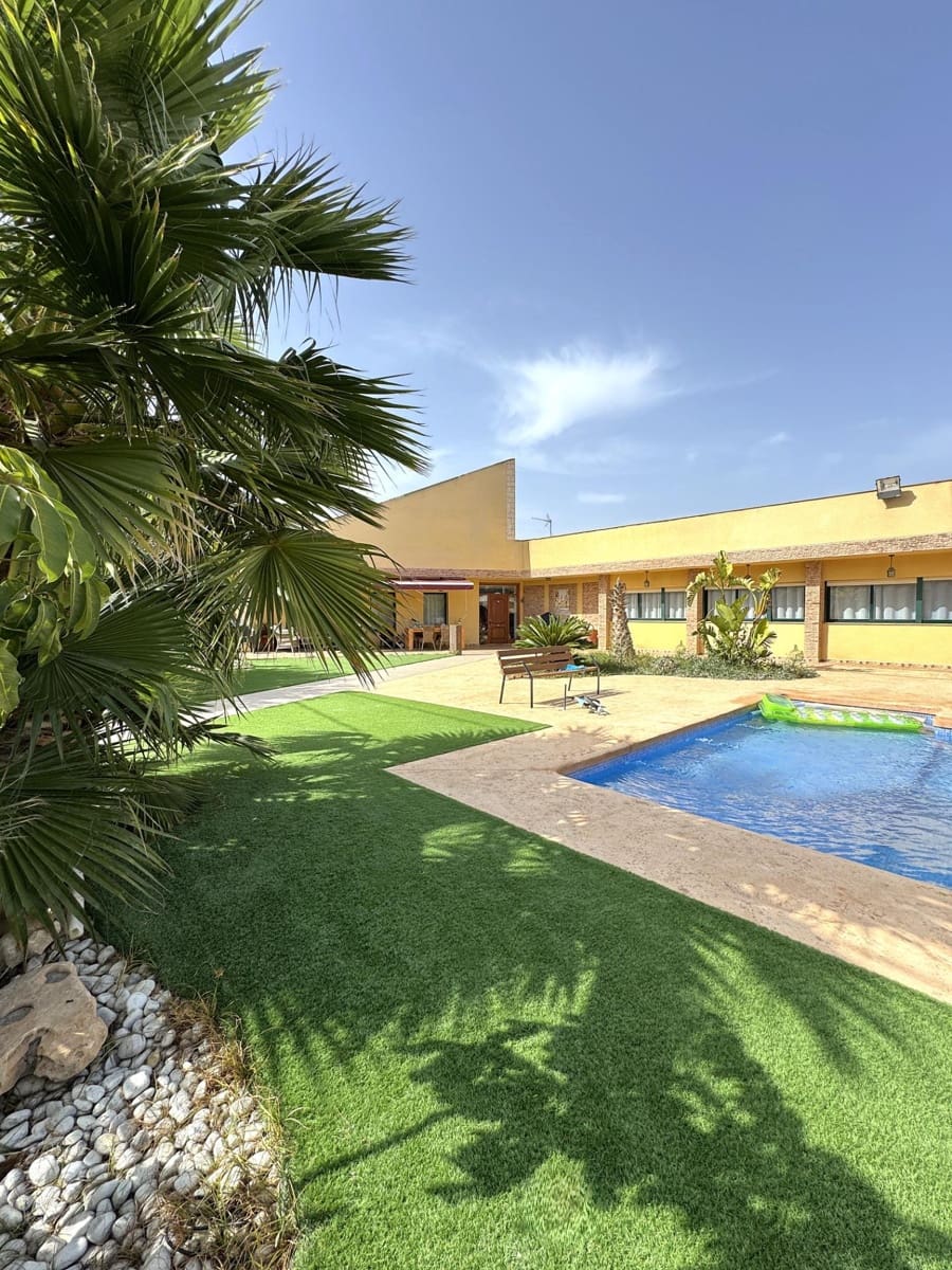 4 bedroom Villa for sale in Muchamiel / Mutxamel with pool garage - € 698,000 (Ref: 9986856)