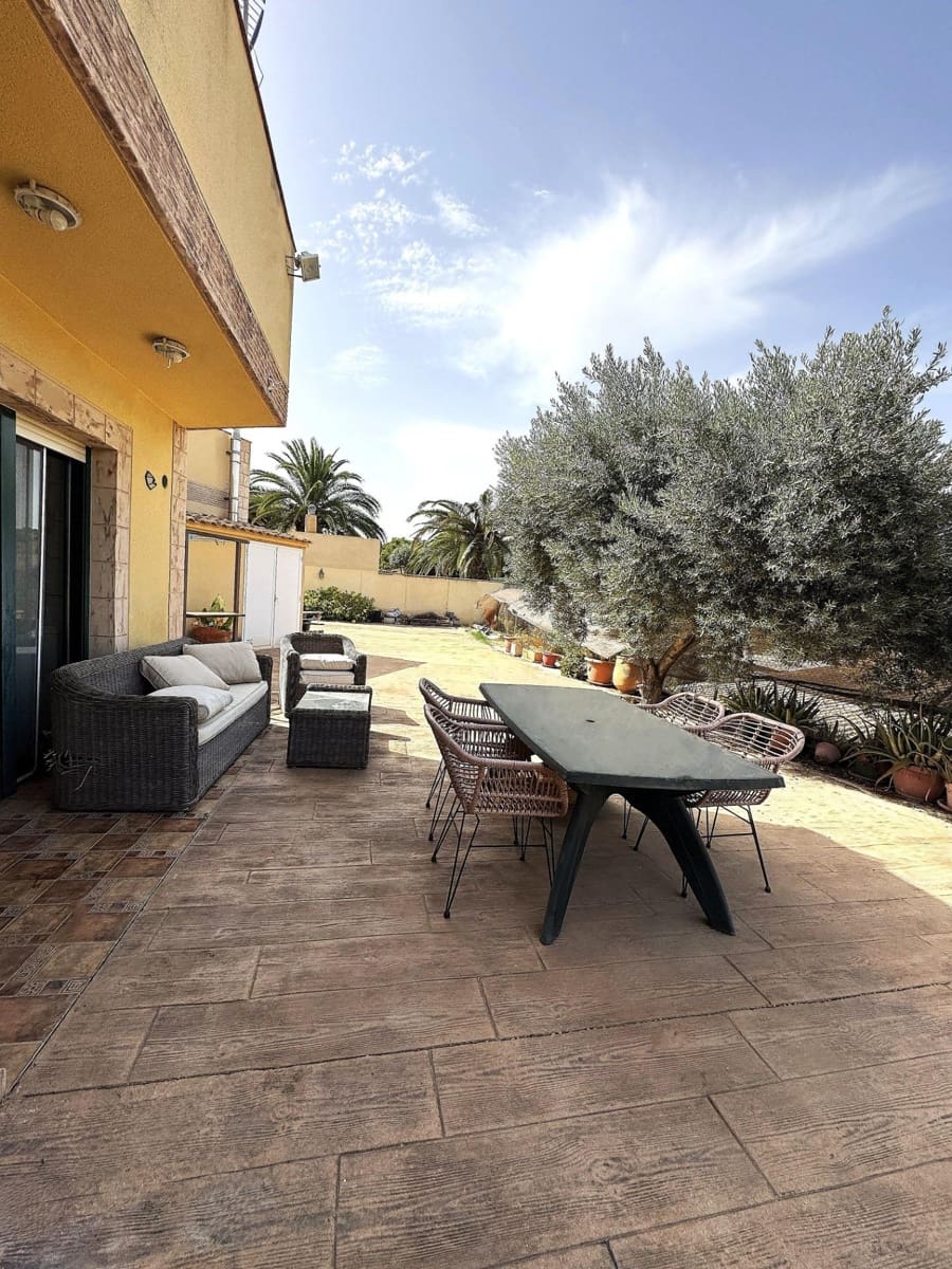 4 bedroom Villa for sale in Muchamiel / Mutxamel with pool garage - € 698,000 (Ref: 9986856)