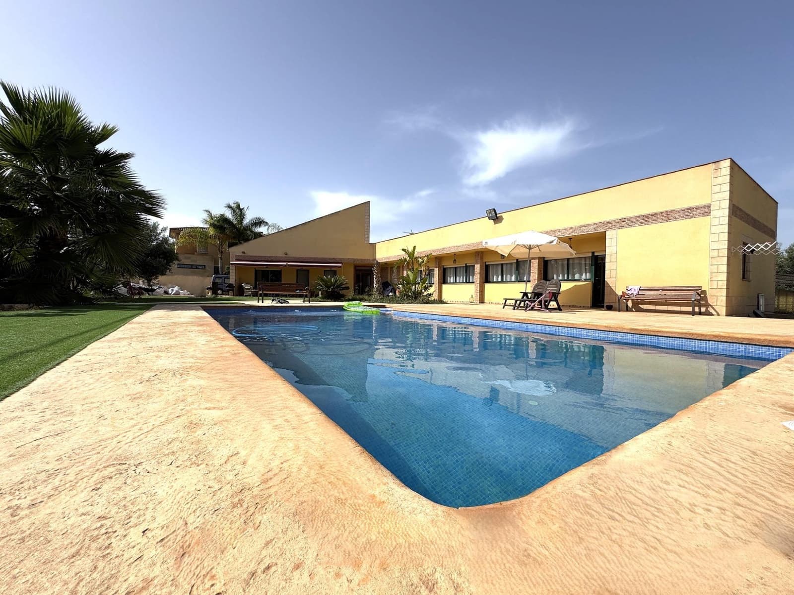 4 bedroom Villa for sale in Muchamiel / Mutxamel with pool garage - € 698,000 (Ref: 9986856)
