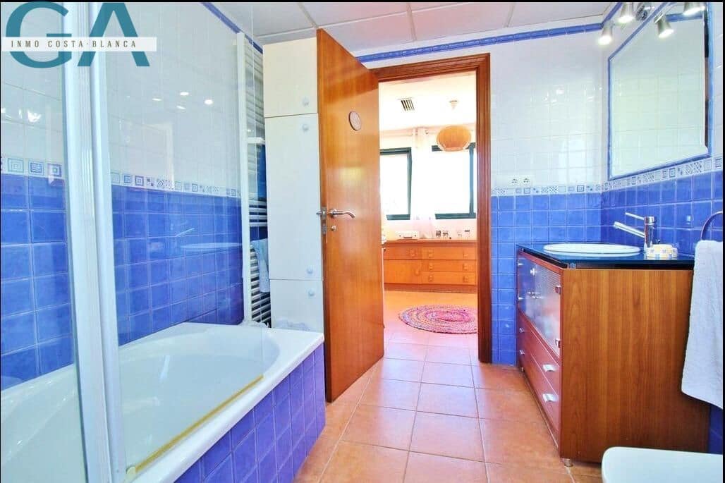3 bedroom Villa for sale in Muchamiel / Mutxamel with pool garage - € 698,000 (Ref: 9986856)