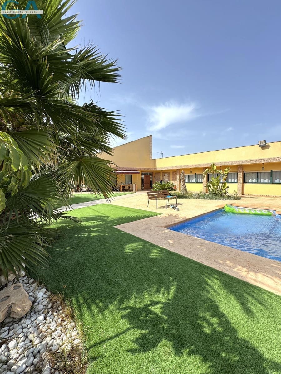 3 bedroom Villa for sale in Muchamiel / Mutxamel with pool garage - € 698,000 (Ref: 9986856)