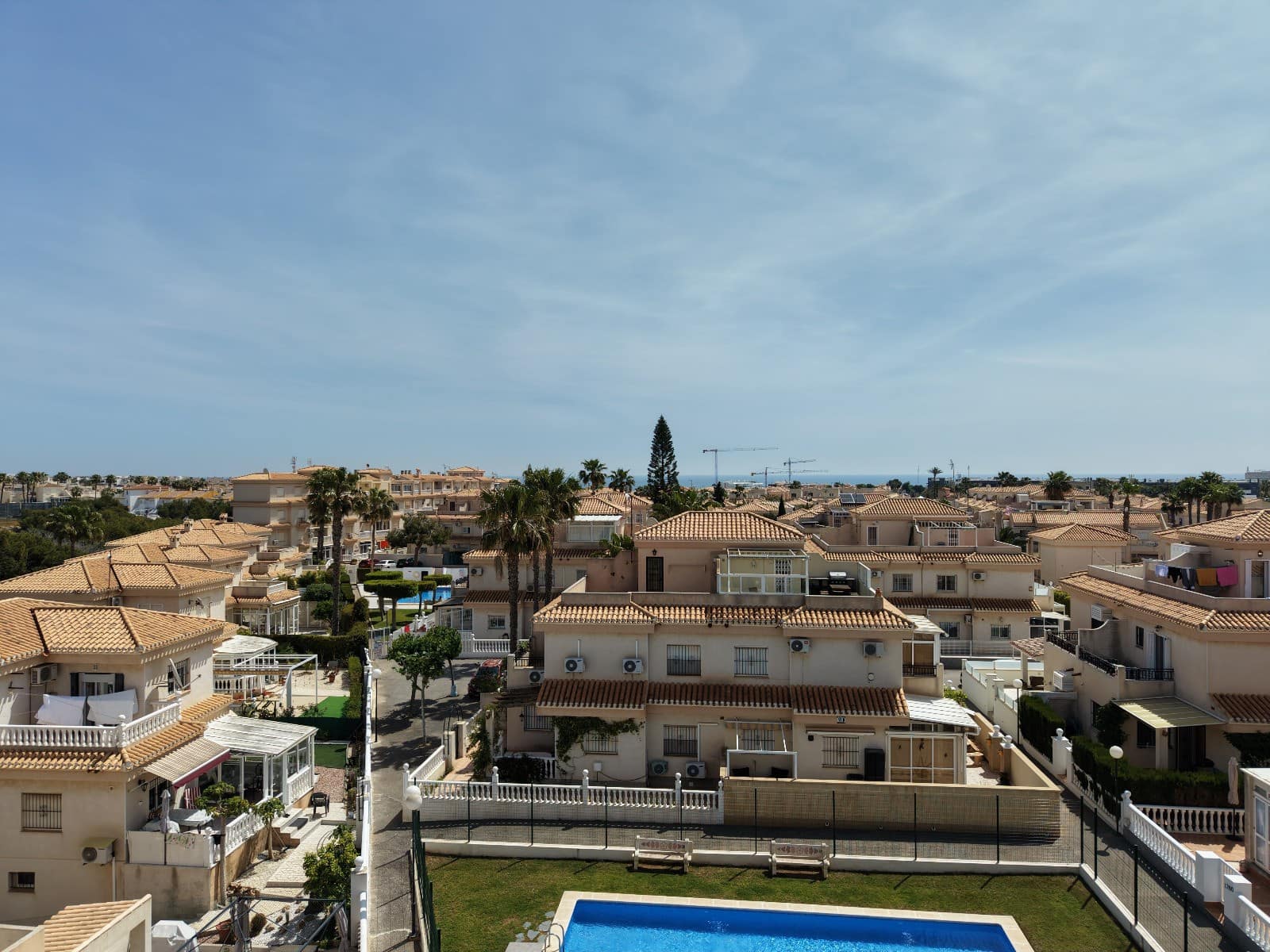 4 sypialnia Dom na sprzedaż w Orihuela Costa z basenem garażem - 290 000 € (Ref: 10005971)