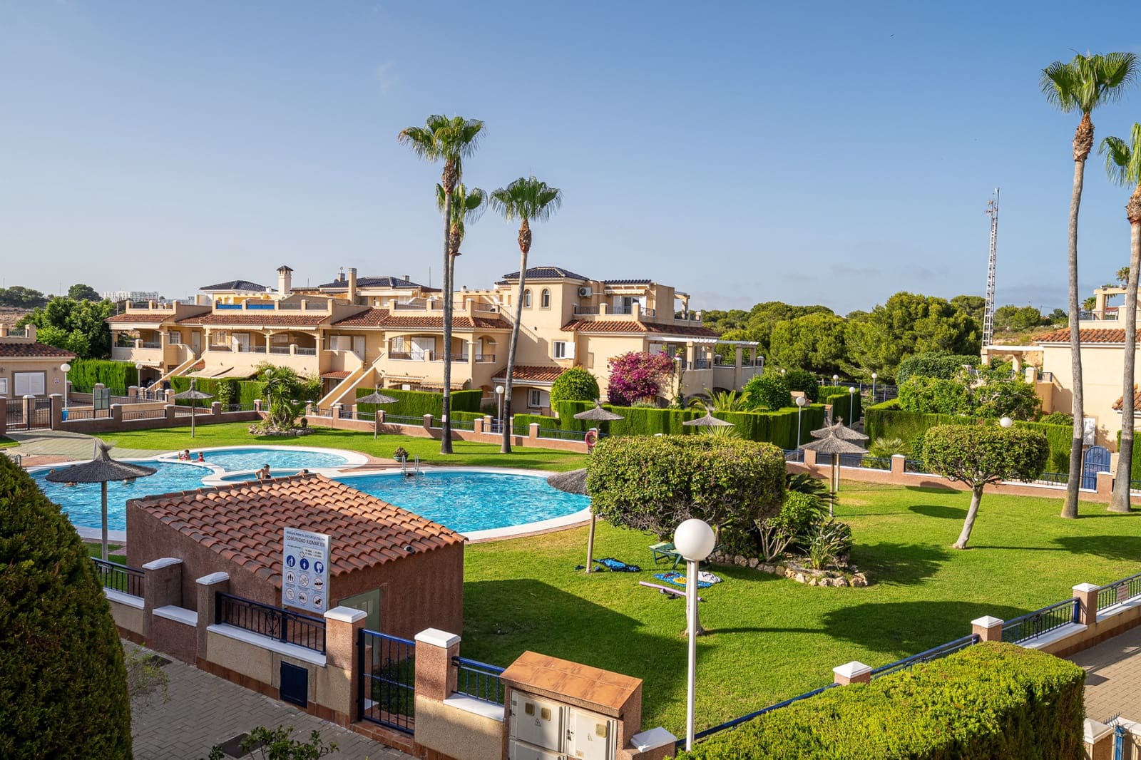 2 chambre Penthouse à vendre à Mil Palmeras avec piscine garage - 219 500 € (Ref: 10005972)